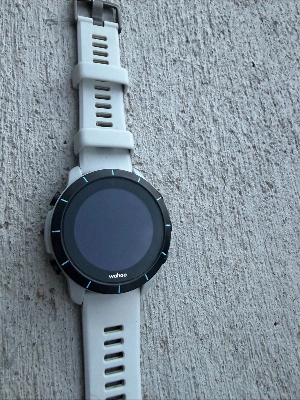 Wahoo ELEMNT Rival GPS Multisport Watch + Charger